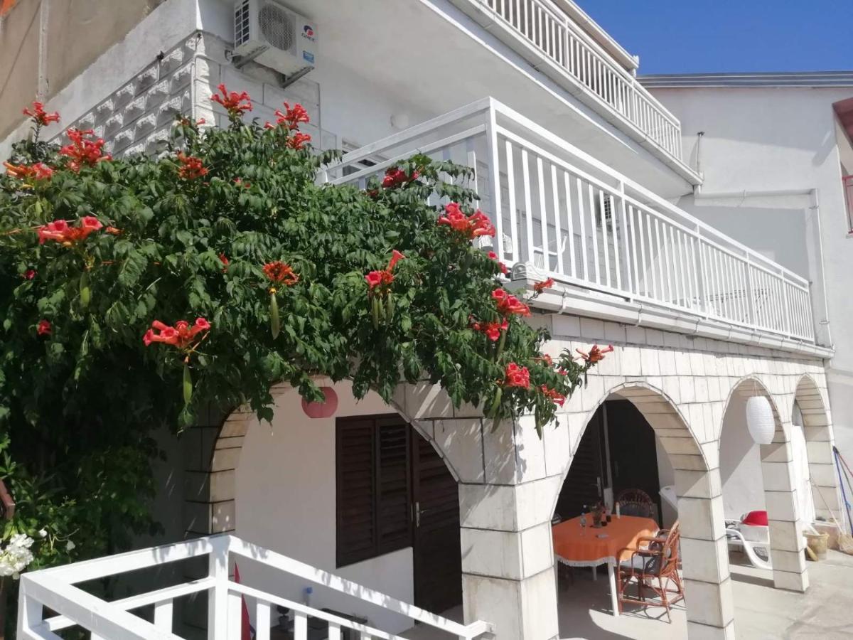 Apartment And Rooms Barbaric Neum Bagian luar foto