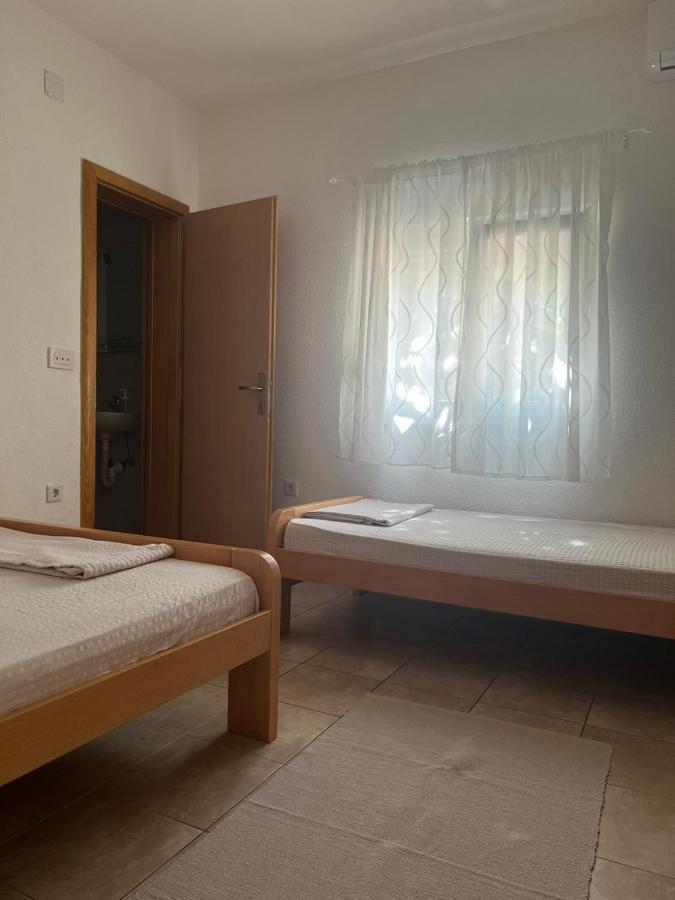 Apartment And Rooms Barbaric Neum Bagian luar foto