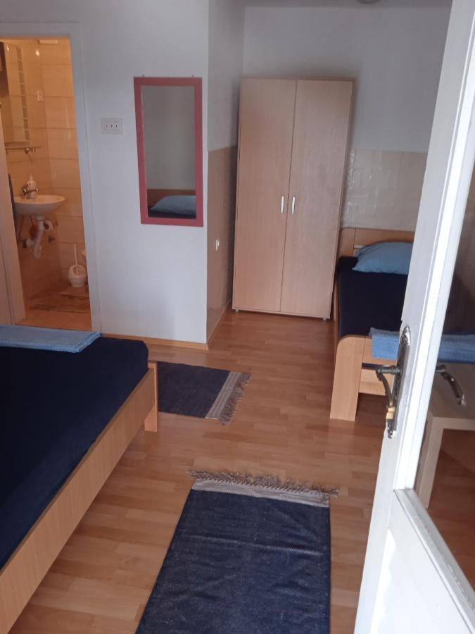 Apartment And Rooms Barbaric Neum Bagian luar foto