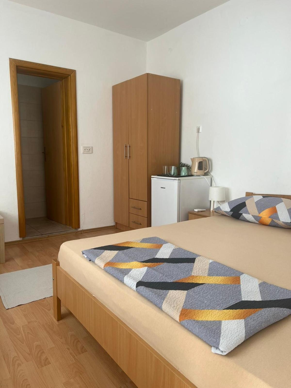 Apartment And Rooms Barbaric Neum Bagian luar foto