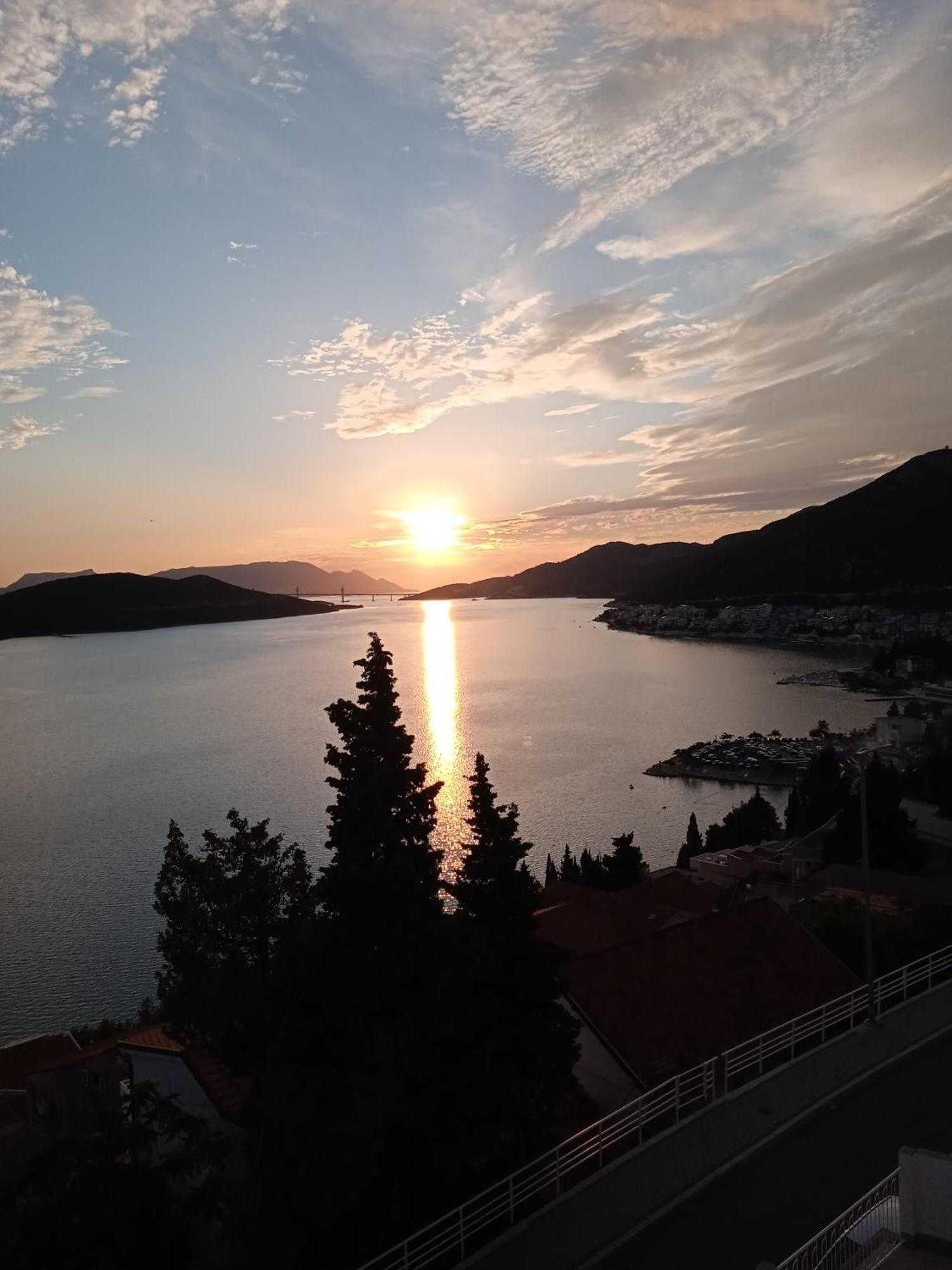 Apartment And Rooms Barbaric Neum Bagian luar foto