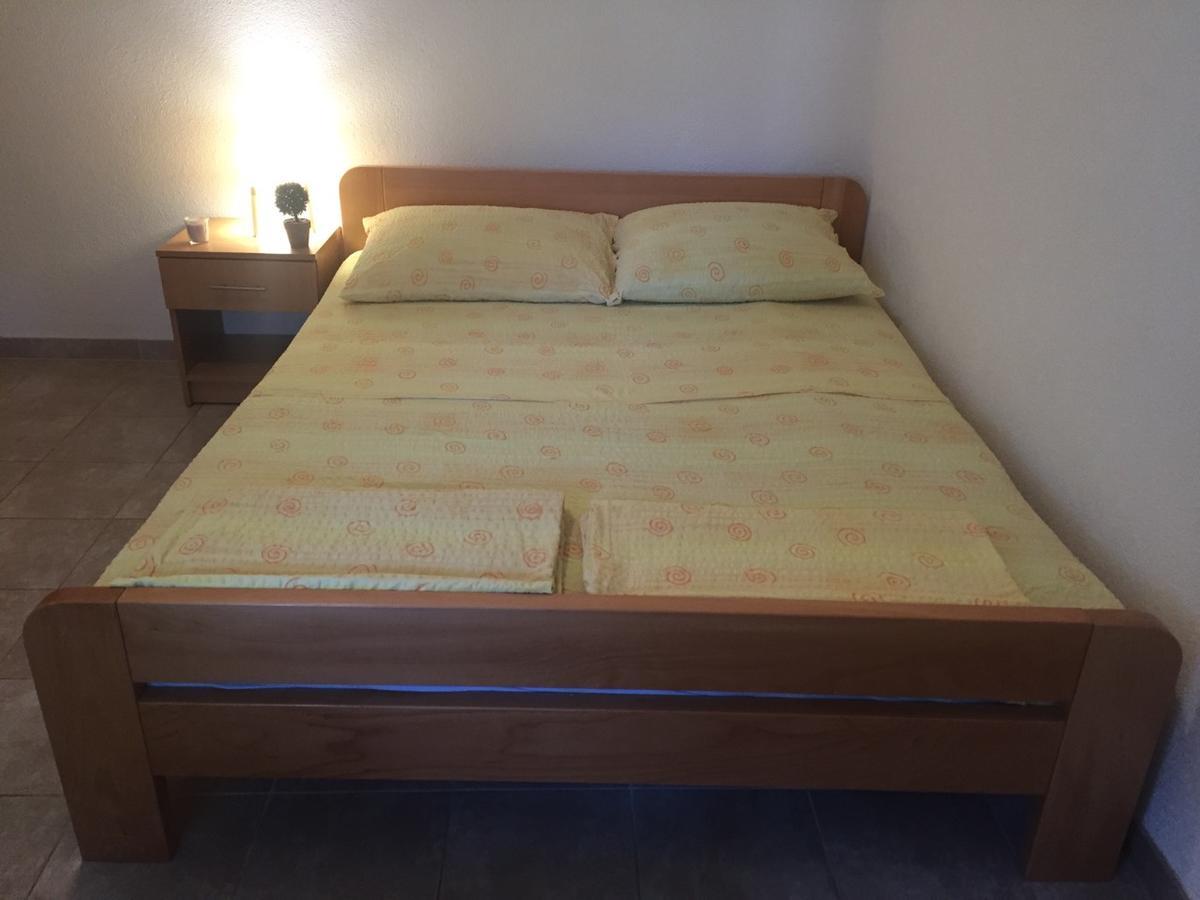 Apartment And Rooms Barbaric Neum Bagian luar foto