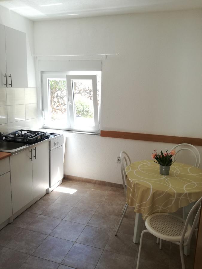 Apartment And Rooms Barbaric Neum Bagian luar foto