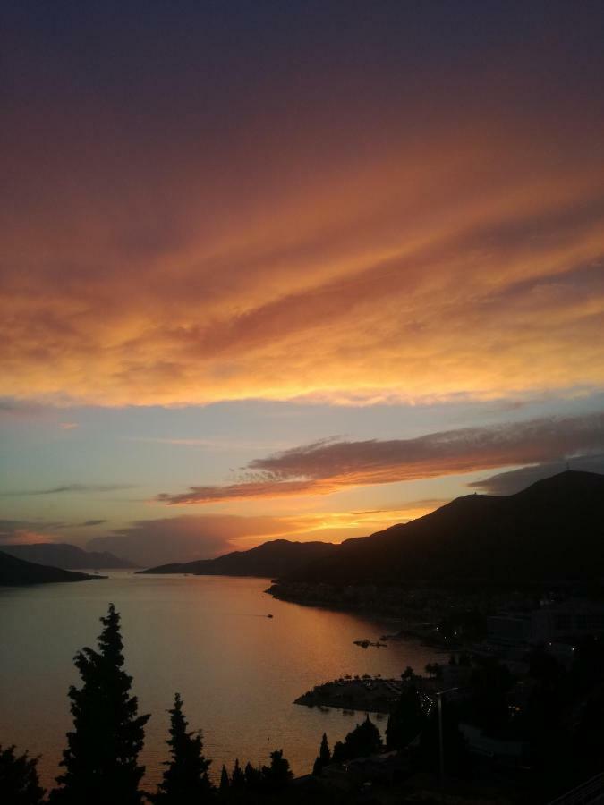 Apartment And Rooms Barbaric Neum Bagian luar foto