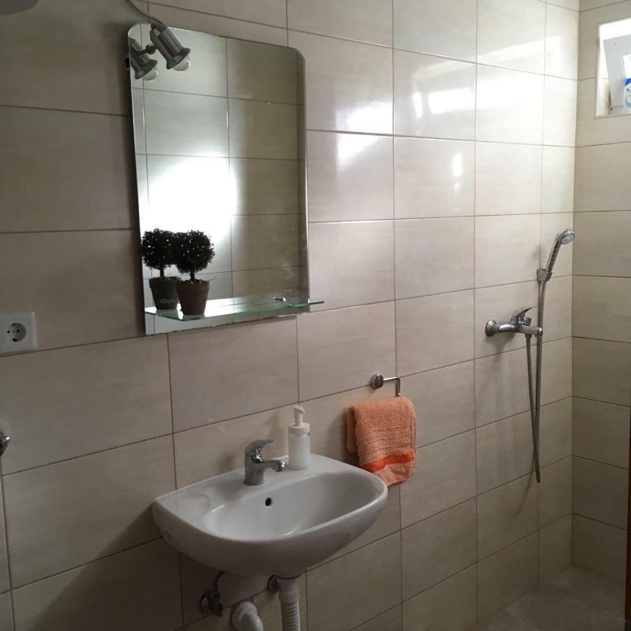 Apartment And Rooms Barbaric Neum Bagian luar foto
