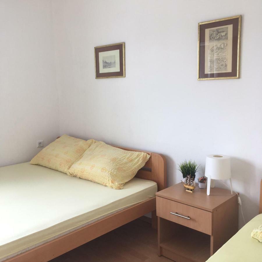 Apartment And Rooms Barbaric Neum Bagian luar foto
