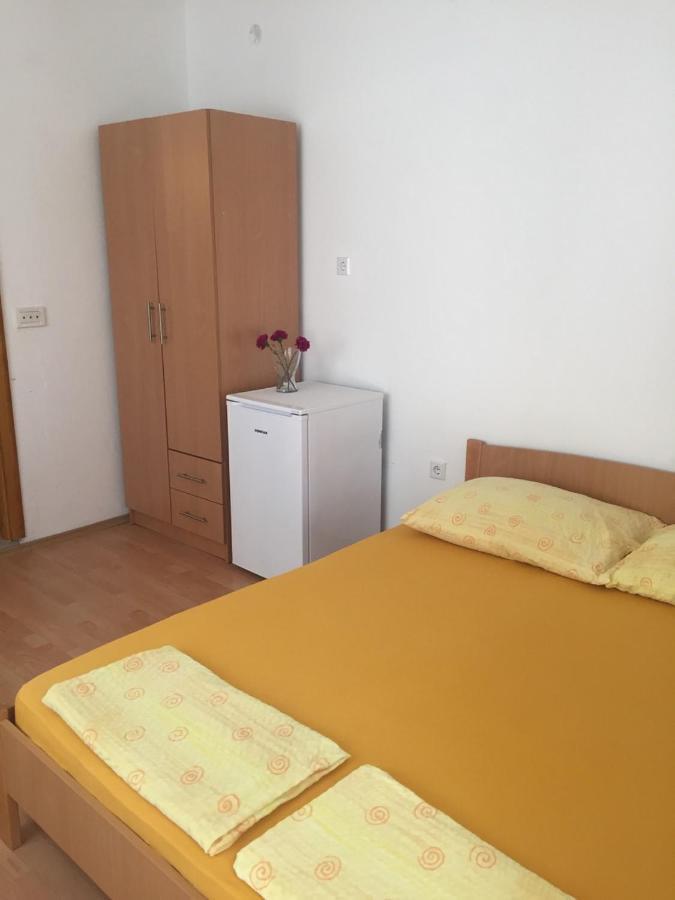 Apartment And Rooms Barbaric Neum Bagian luar foto