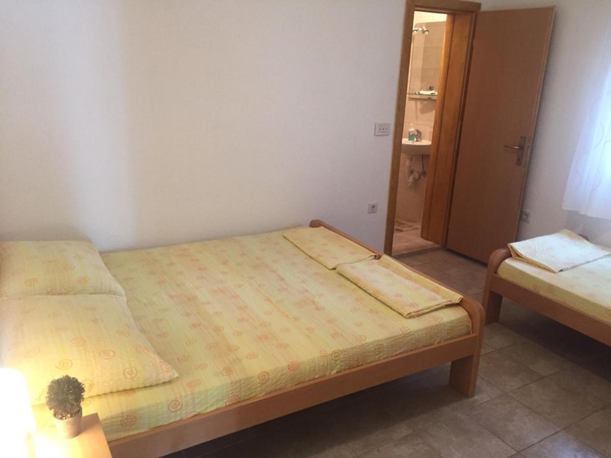 Apartment And Rooms Barbaric Neum Bagian luar foto